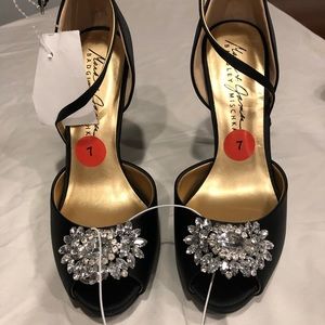 New Black Badgley Mischhka Peep Toe Pumps
